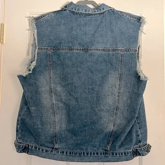 Kensie Jeans Vintageluxe Denim Vest - Picture 2 of 8